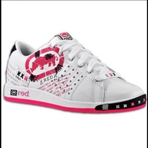 shoes with rhino logo